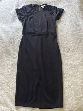 Premier Black Lace Sleeve Midi Dress